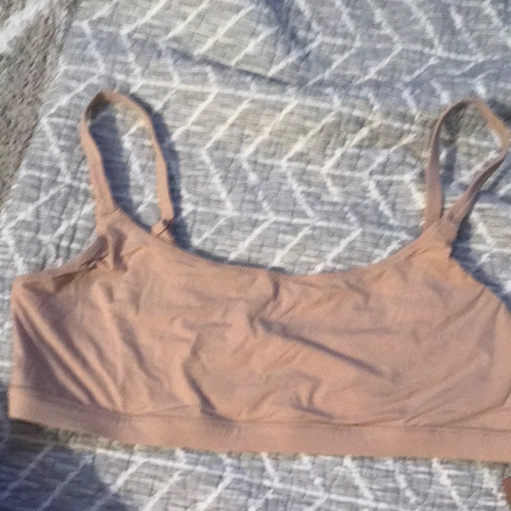 Everyday Seamless fits everybody scoop Bralette in Nude